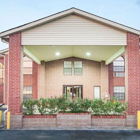 Super 8 By Wyndham White Hall Exterior photo